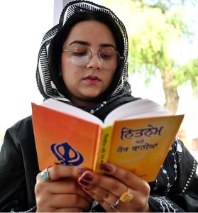 Sikh yatrees performing their religious rituals on the occasion of 556th birth anniversary of Guru Nanak Dev in Nankana Sahib, Guru Nanak was the founder of the religion of Sikhism and the first of ten Sikh Gurus. His birth is celebrated worldwide as Guru Nanak Gurpurab on Kartik Pooranmashi, the full-moon day in the month of Katak, October–November