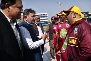 Chairman Senate Standing Committee on Cabinet Secretariat Senator Rana Mahmood-ul-Hassan and committee member Aamir Waliuddin Chishti meet the West Indies cricket team during the IMC Over 40s T20 World Cup 2025 while visiting the National Stadium