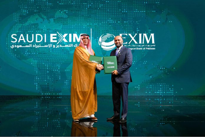 Eng. Saad A. Alkhalb, CEO – Saudi EXIM (left), and Mr. Shahbaz H. Syed, President & CEO – EXIM Bank of Pakistan(Pak-EXIM) (right), exchange MoUs at Saudi EXIM’s Global Partners Forum 2025 in Riyadh, K.S.A