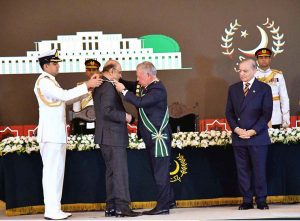 His Majesty King Abdullah II ibn Al-Hussein of the Hashemite Kingdom of Jordan confers the Order of the Bejewelled Grand Cordon of Al Nahda, on President Asif Ali Zardari.