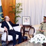 President Asif Ali Zardari meeting Chairman Joint Chiefs of Staff Committee, General Sahir Shamshad Mirza, at Aiwan-e-Sadr