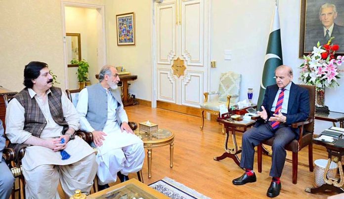 President of Balochistan Awami Party and Federal Minister for Science and Technology Khalid Hussain Magsi and Senator Manzoor Ahmad Kakar called on Prime Minister Muhammad Shehbaz Sharif