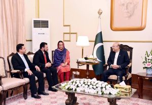 President Asif Ali Zardari talking to former President of Guatemala Mr Jimmy Morales at Aiwan-e-Sadr