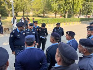 SP Dolphin reviews security at duty points; urges officers to remain vigilant