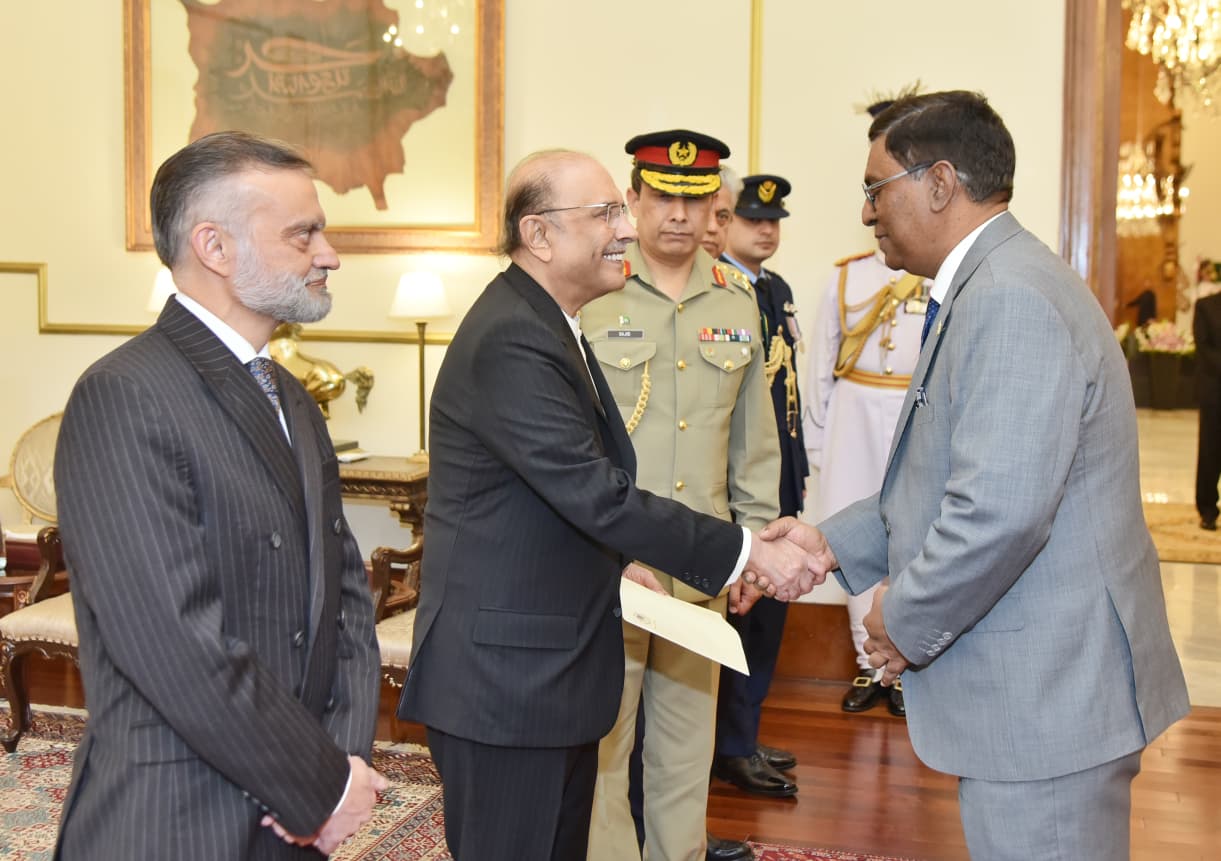Envoys present credentials to President Zardari