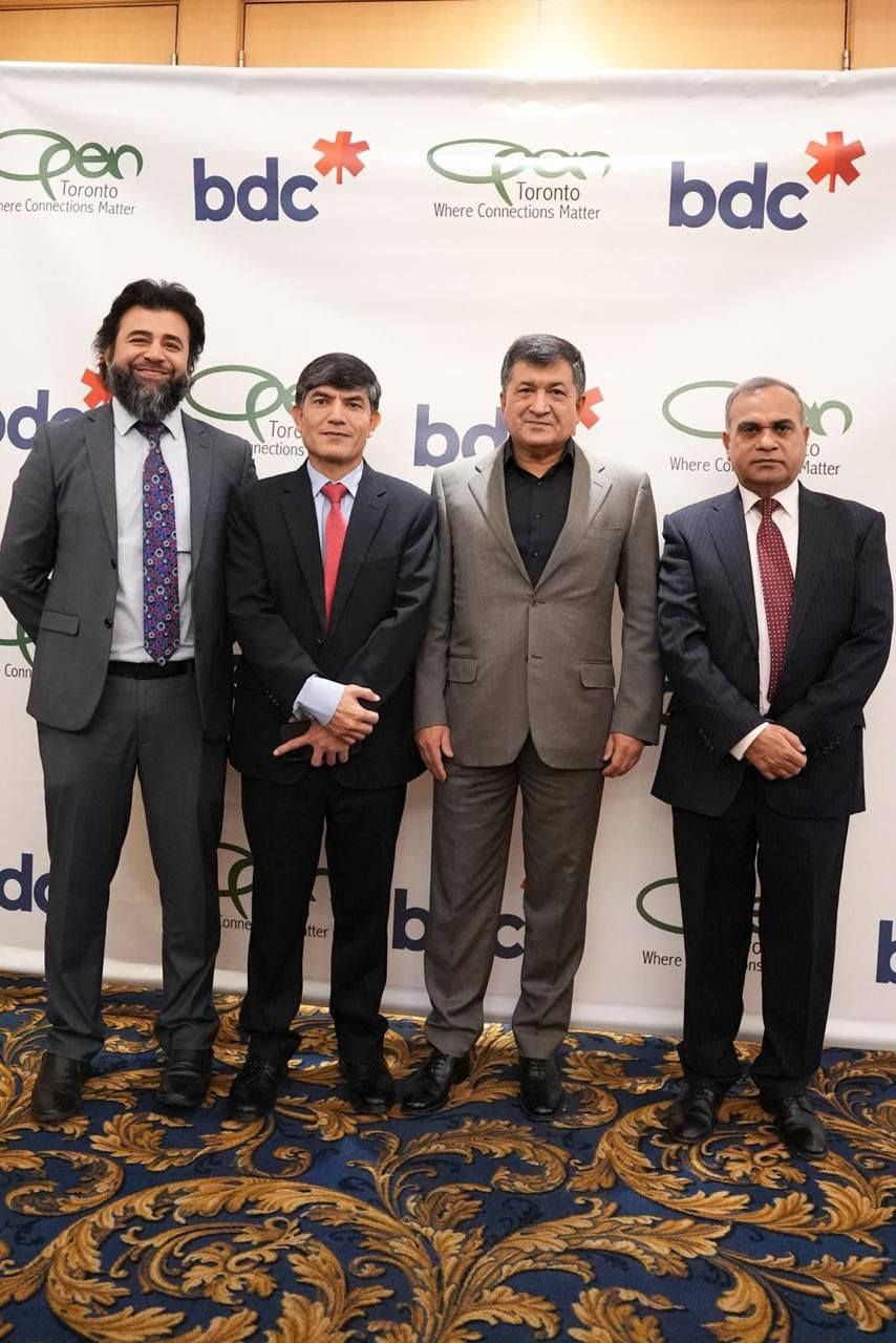 Pakistan's High Commissioner attends Annual Business Conference in Toronto