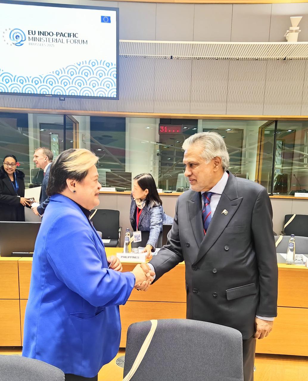 DPM Dar, Sri Lankan minister agree to continue close bilateral collaboration