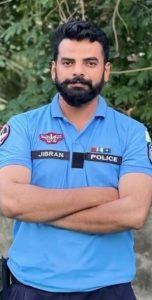 Armed drug peddler handcuffed after resistance, ICT Police action in Bani Gala