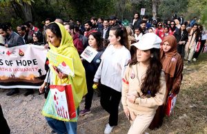 Secretary General Pakistan Red Crescent, Muhammad Abaid Ullah Khan, leads the “Steps of Hope: For Earth & Humanity” hike at Margalla Trail-5 along with PRCS staff, volunteers, Youth Clubs, and representatives of international humanitarian organizations.