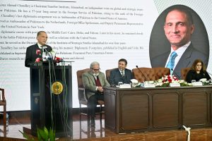 Ex Foreign Secretary, Ambassador Aizaz Ahmad speaks at a dialogue on "Indian Aggression and Pakistan's Strategic Response" at ISA