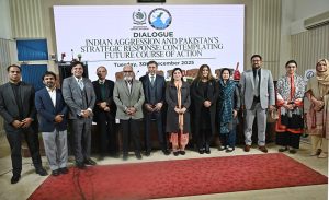 Executive Director General, ISA, Ms. Imrana Wazir presents memento to Dr Maria Sultan President SASSI University as a panelist of dialogue on "Indian Aggression and Pakistan's Strategic Response" at ISA