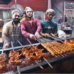 Food lovers flock to Iftar parties for chappli kabab, grilled fish on weekend