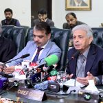 Federal Minister for Ministry of National Food Security and Research Rana Tanveer Hussain chairs an interactive meeting with exporters at Lahore Chamber of commerce.