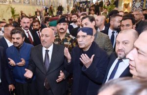 President Asif Ali Zardari paid respects at the holy shrine of Hazrat Abbas (A.S.), offered nawafil prayers and met the administrators and scholars of the shrine.