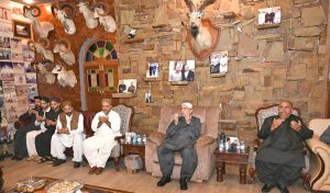 President Asif Ali Zardari offers Fateha for the departed soul of former Provincial Minister Syed Qabool Muhammad Shah, along with the sons of the deceased.