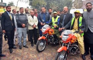 State Minister for Interior Senator Talal Chaudhary addresses the gathering after distributing motorbikes to Para-veterinary staff at the Civil Veterinary Hospital.