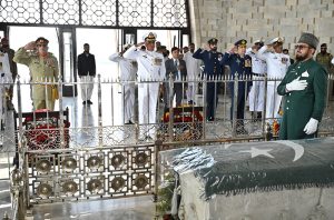 Governor Sindh Kamran Khan Tessori and Sindh Chief Minister Syed Murad Ali Shah after laying floral wreath at mausoleum of Quaid-e-Azam Muhammad Ali Jinnah to pay homage to the father of the nation on the occasion of his 149th birth anniversary.