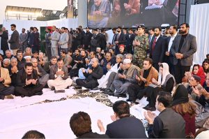 President Asif Ali Zardari, First Lady Bibi Aseefa Bhutto Zardari, Chairman Pakistan People’s Party Bilawal Bhutto Zardari and other party leaders offering fateha on the martyrdom anniversary of Shaheed Mohtarma Benazir Bhutto.