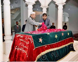President Asif Ali Zardari offering fateha and laying flowers at the grave of Shaheed Mohtarma Benazir Bhutto in Garhi Khuda Bakhsh.
