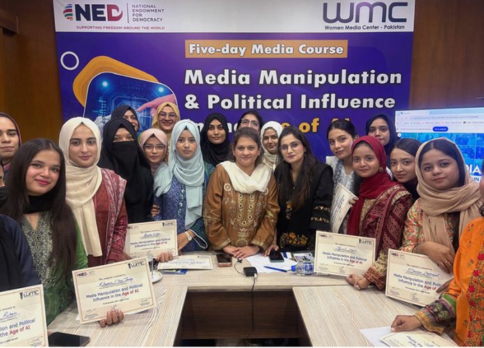 Sindh Government Spokesperson Sadia Javed poses for a group photo with participants of a workshop organized by the Women Media Center