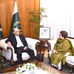 President Asif Ali Zardari talking to Ambassador-designate of Pakistan to Ireland, Ms. Mariam Madiha Aftab, at Aiwan-e-Sadr