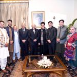A group photo of President Asif Ali Zardari with party delegation from Gilgit-Baltistan, led by Syed Nayyar Bokhari, at Aiwan-e-Sadr