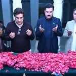 Governor Khyber Pakhtunkhwa Faisal Karim Kundi offering Fateha at grave of Shaheed Mohtarma Benazir Bhutto on the occasion of her 18th death anniversary at Garhi Khuda Bakhsh.
