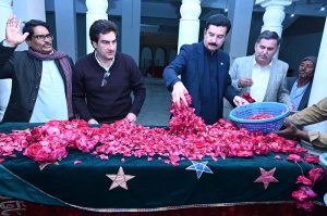 Governor Khyber Pakhtunkhwa Faisal Karim Kundi offering Fateha at grave of Shaheed Mohtarma Benazir Bhutto on the occasion of her 18th death anniversary at Garhi Khuda Bakhsh.