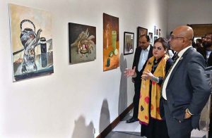 Deputy High Commissioner at the Sri Lankan High Commission, Christy Ruban, inaugurates ‘The Perennials’, an exhibition featuring works by students of the six-month drawing and painting training course at PNCA.