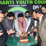 State Minister for Religious Affairs and Interfaith Harmony, Kheel Das Kohistani with people cutting the birthday cake of Quaid-e-Azam Muhammad Ali Jinnah during 6th Jinnah Awards Ceremony at Press Club.