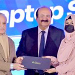 Prime Minister Muhammad Shehbaz distributes laptops amongst the deserving students of the universities of Khyber Pakhtunkhwa.