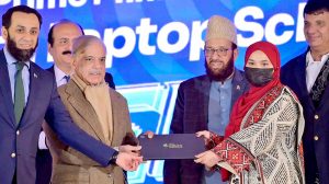 Prime Minister Muhammad Shehbaz distributes laptops amongst the deserving students of the universities of Khyber Pakhtunkhwa.