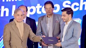 Prime Minister Muhammad Shehbaz distributes laptops amongst the deserving students of the universities of Khyber Pakhtunkhwa.