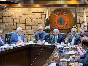 Federal Minister for National Food Security & Research Rana Tanveer Hussain chairs a high-level interactive meeting with agricultural exporters at the Federation of Pakistan Chambers of Commerce & Industry (FPCCI) to discuss measures for boosting agricultural exports.