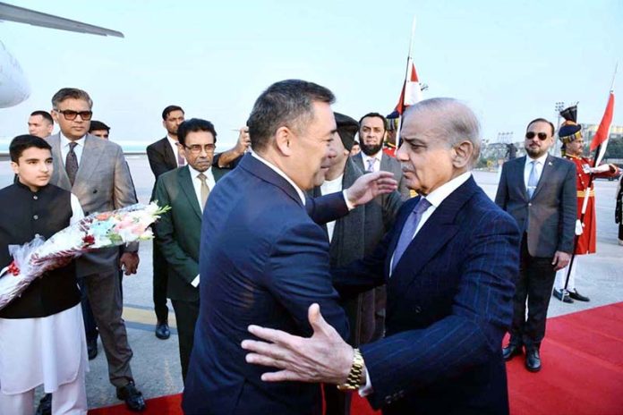 Prime Minister Muhammad Shehbaz Sharif receives the President of Kyrgyzstan, Sadyr Nurgojo uulu Japarov