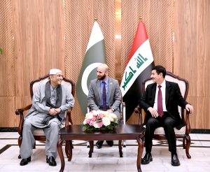 Dr. Hussein al-Issawi, Chairman of the Najaf Provincial Council, seeing off President Asif Ali Zardari at the airport after conclusion of his official visit to Iraq.