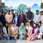 Director General PID Tahira Saeeda, Director Shahid Imran Ranjha, Deputy Director Farhan Sikandar and distinguished speakers pose for a group photograph with students attending the conference.