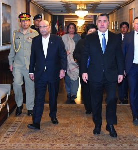 President Asif Ali Zardari at a banquet hosted in honour of the President of the Kyrgyz Republic, Sadyr Zhaparov, at Aiwan-e-Sadr.