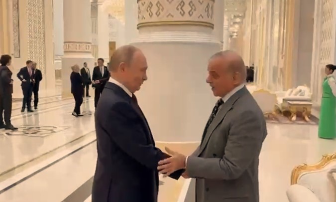 PM Shehbaz exchanges pleasantries with world leaders in Ashgabat