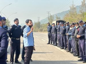 SSP Qazi inspects duty points, issues directions for stronger security