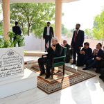 President Zardari pays tribute at parents’ graves in Nawabshah