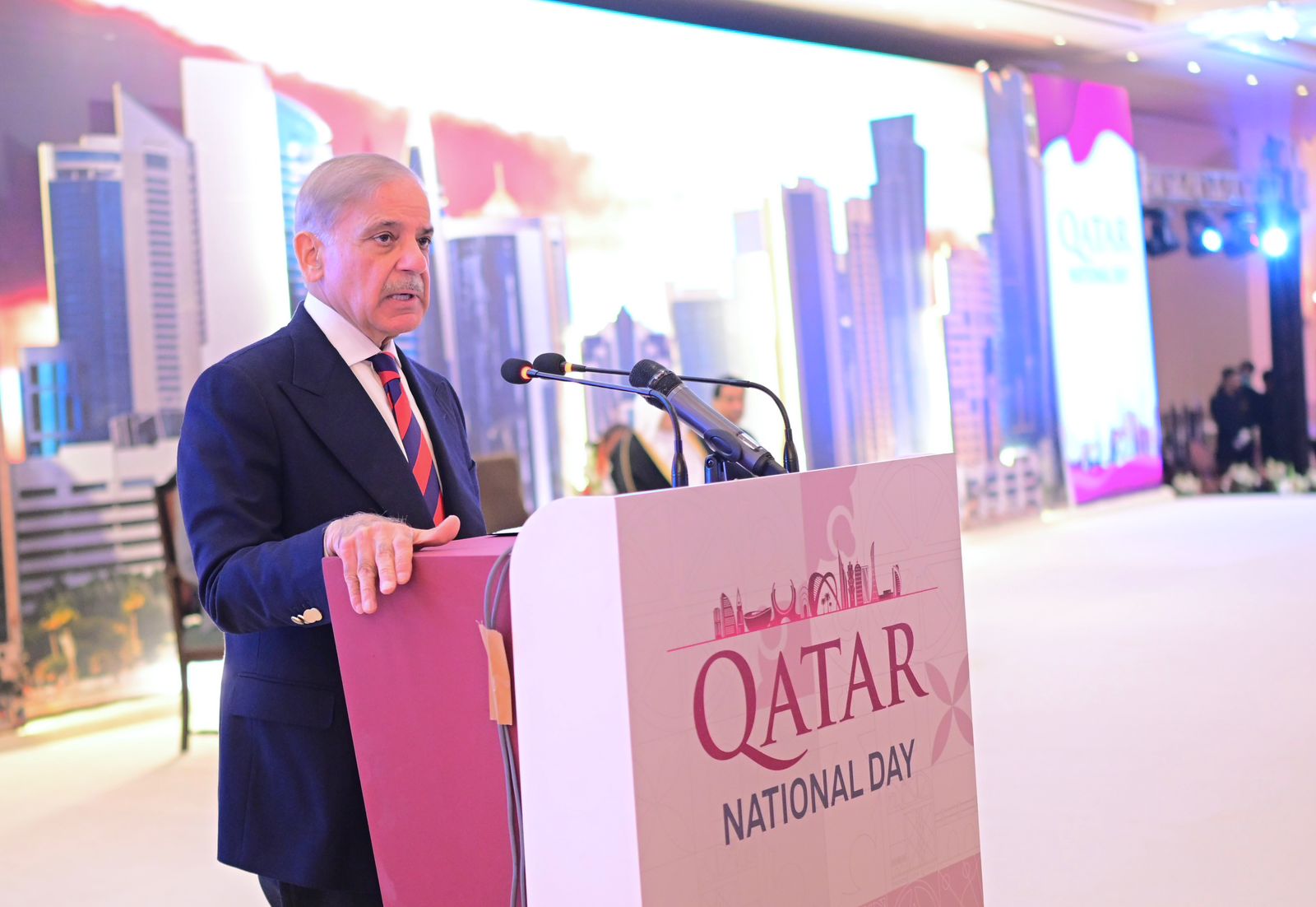 PM Shehbaz felicitates Qatari people on National Day; highlights strong Pakistan–Qatar ties