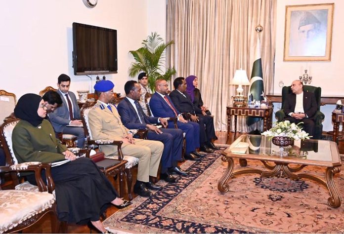 President Asif Ali Zardari in a meeting with Mr Ali Yousuf, Minister of Interior of Somalia, at Aiwan-e-Sadr