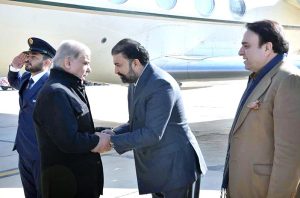 Chief Minister Balochistan Mir Sarfaraz Ahmad Bugti welcomes Prime Minister Muhammad Shehbaz Sharif at Quetta Airport