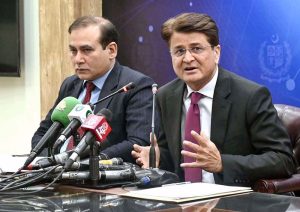 Managing Director Public Procurement Regulatory Authority (PPRA), Hasnat Ahmed Qureshi addressing a press briefing at PID Media Center.