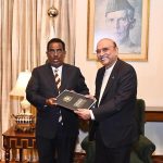 Mr Ali Yousuf, Minister of Interior of Somalia, handing over a letter from the President of Somalia to President Asif Ali Zardari, at Aiwan-e-Sadr