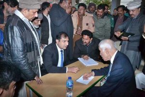 Federal Minister for Investment Board Qaiser Ahmad Sheikh addresses media at Moza Jhanb on Lahore Road in Chiniot.