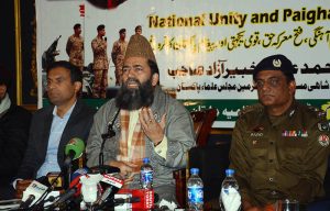 Chairman Markazi Ruet-e-Hilal Committee, Maulana Muhammad Abdul Khabir, addresses a press conference during the National Unity and Paigham-e-Pakistan Conference in the city.