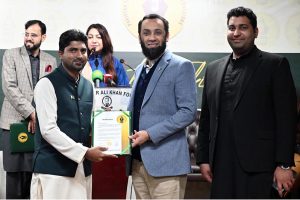 Federal Minister for Information and Broadcasting, Attaullah Taking oath to the PFUCC members during the oath taking ceremony to the Pakistan Federal Union of Columnist and Creators (PFUCC) at Maulana Zafar Ali Khan Foundation