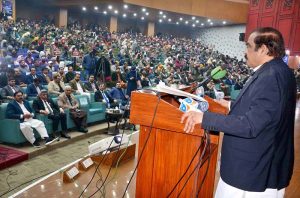 Advisor to the Prime Minister on Political & Public Affairs, Senator Rana Sanaullah Khan, addresses the laptop distribution ceremony under the Prime Minister’s Laptop Scheme at Government College University Faisalabad (GCUF), where laptops were awarded to 1,934 students.